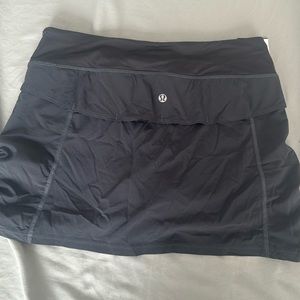Lululemon dark grey skirt